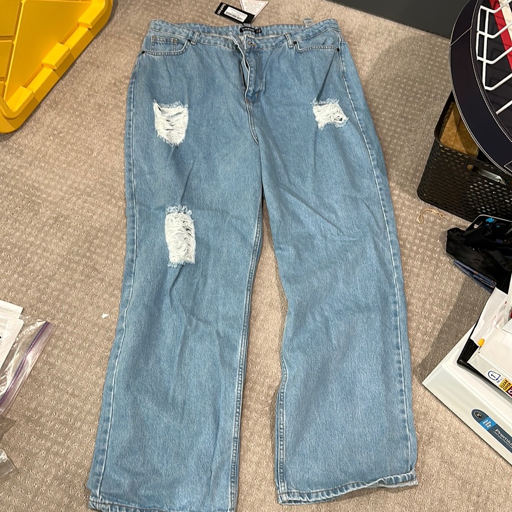 Boohoo women’s jeans NWT Size 18